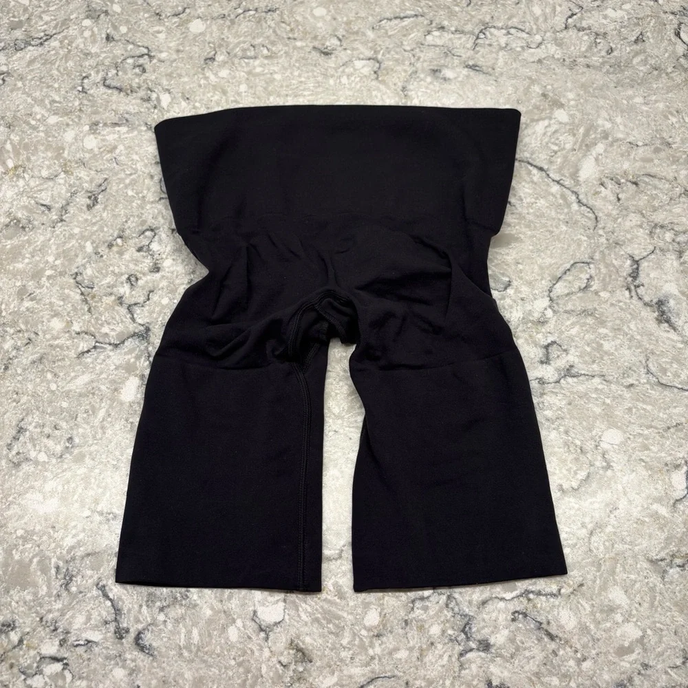 SKIMS Butt Lifting Shorts with Seamless Sculpt NWOT - Picture 6 of 9